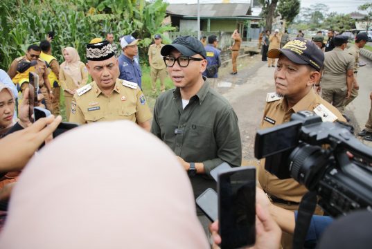 Gubernur Didampingi Wali Kota, Jalan Rusak Di Metro Utara Mulai Diperbaiki